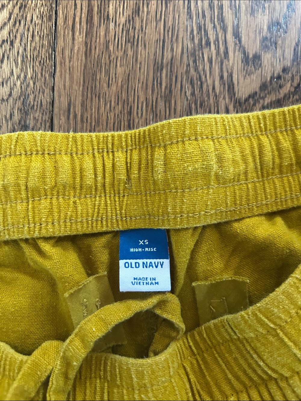 OLD NAVY Mustard Yellow Linen Blend Drawstring Cuffed Shorts - Picture 3 of 4